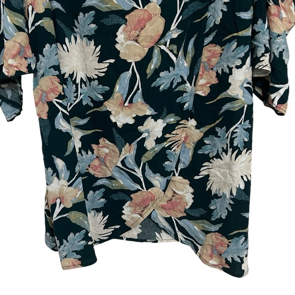 DAYTRIP Floral Flutter Sleeve Cold Shoulder Tulip Back Top L - Picture 8 of 15